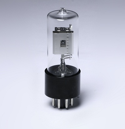 SHIMADZU UV 2450 UV Spectrophotometer Deuterium Lamp S550SU